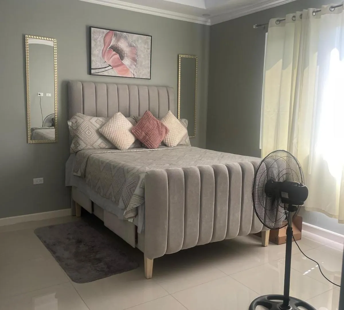 Chateau De Hanel Apartment Kingston